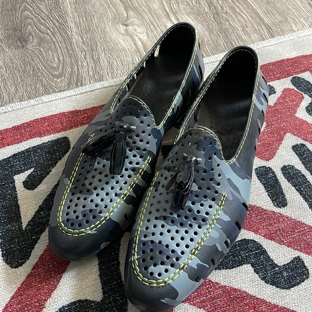 New Men’s Floafers
